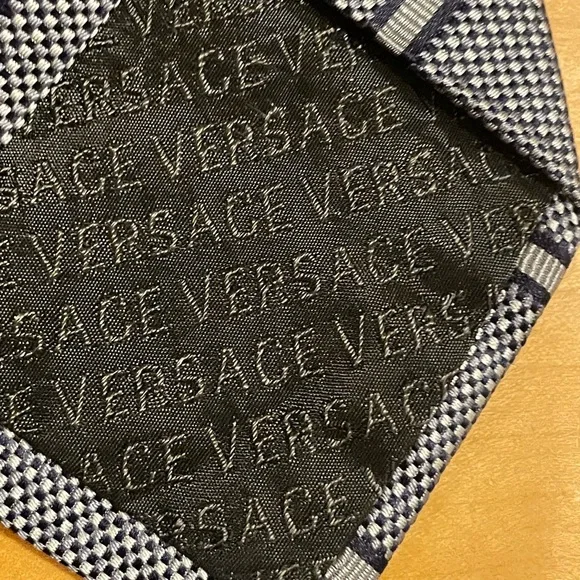 Gray Versace tie - Picture 7 of 7